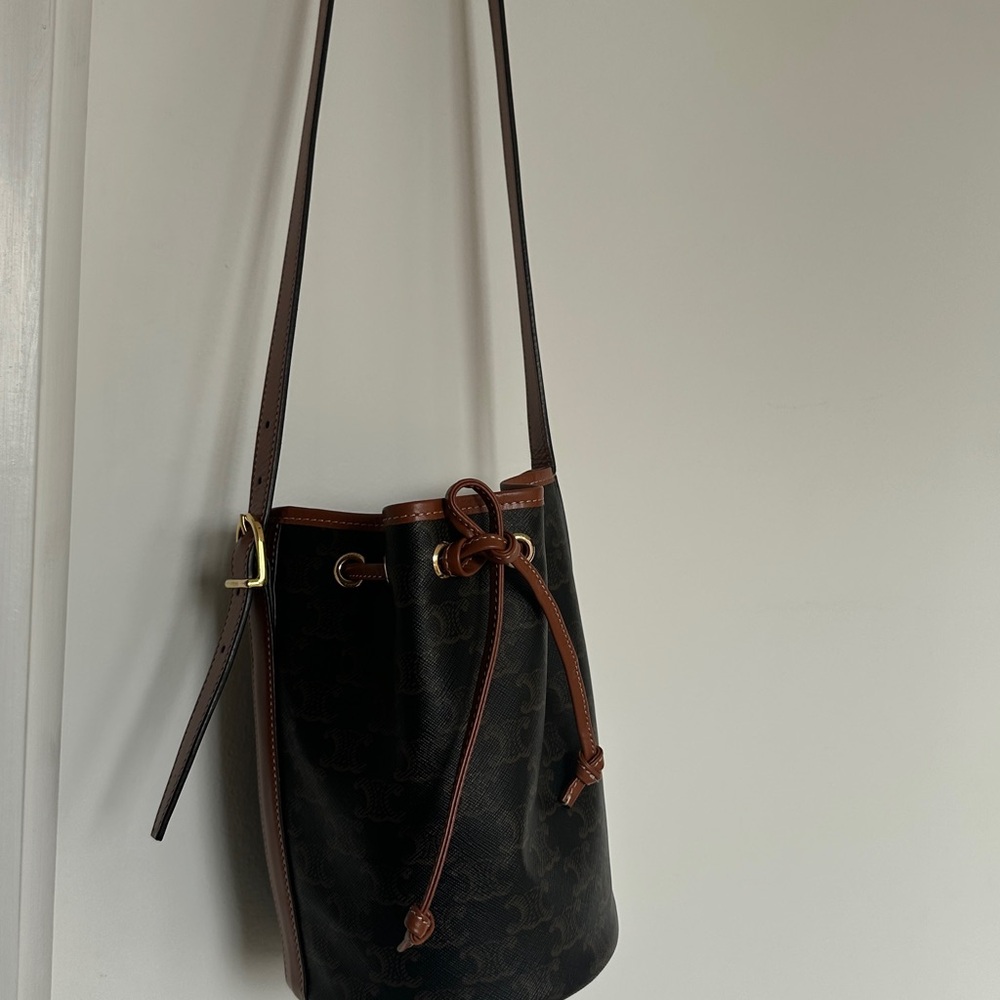 Celine Triomphe Bucket Bag - Picture 4 of 4